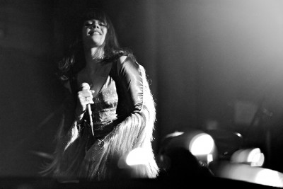 bat-for-lashes-live-8